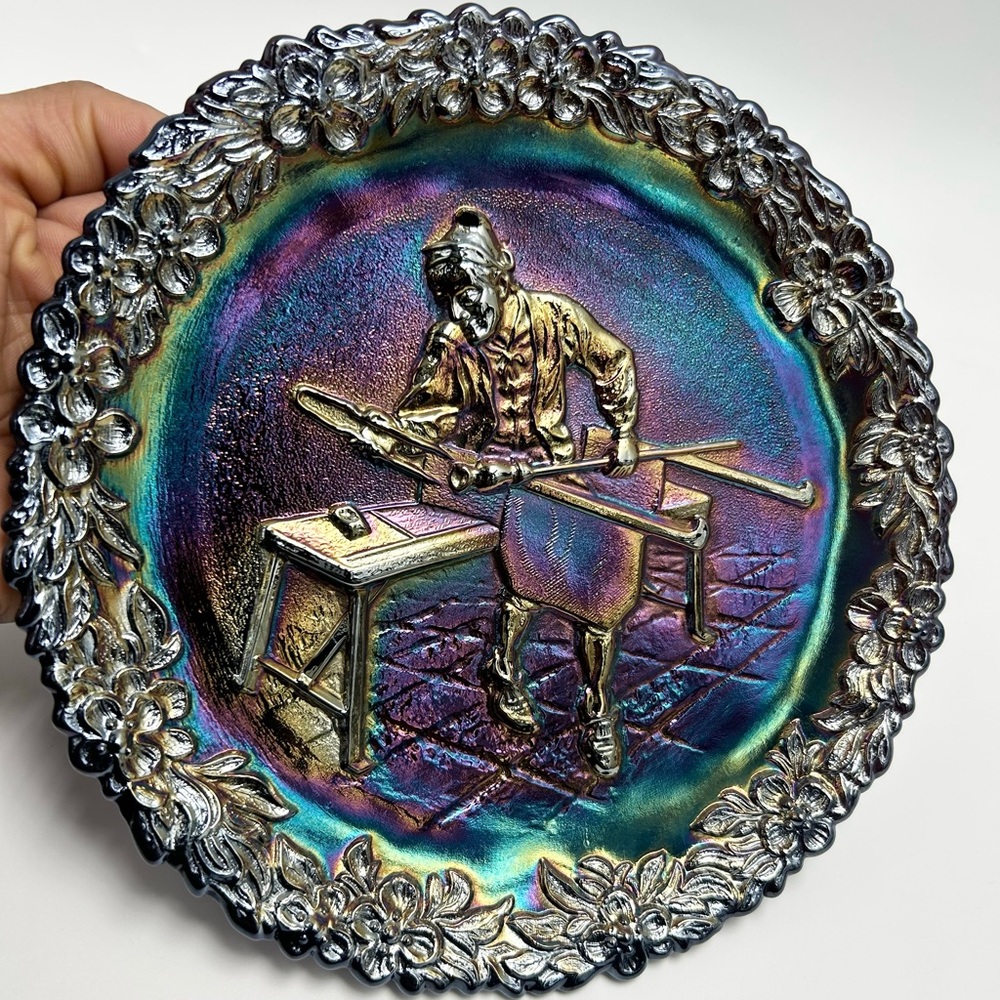 Fenton - Vintage (1970s) Carnival Art Glass Plate. NOT FOR FOOD USE!!! - Picture 3 of 17